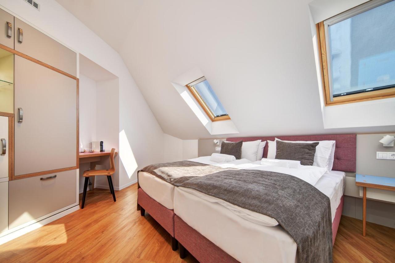 Fekete Sas Motel Эстергом Экстерьер фото
