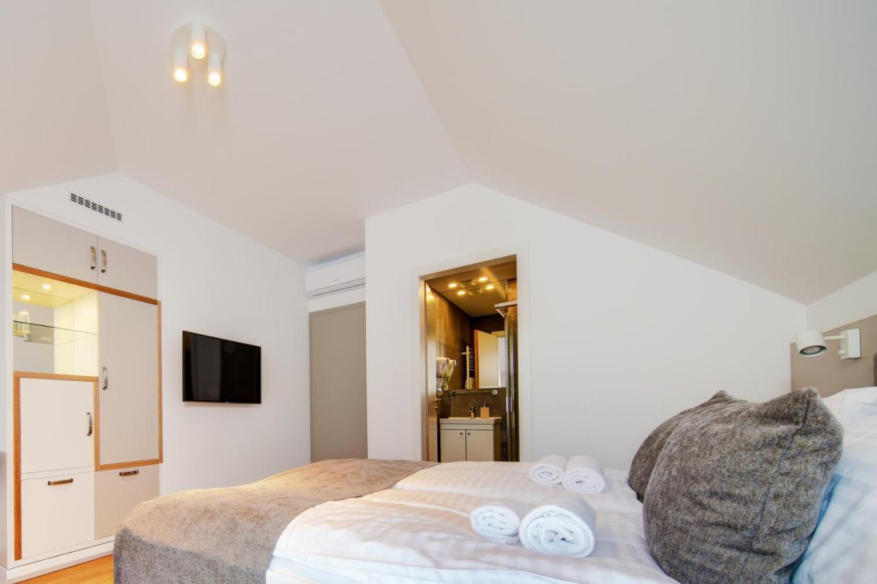 Fekete Sas Motel Эстергом Экстерьер фото